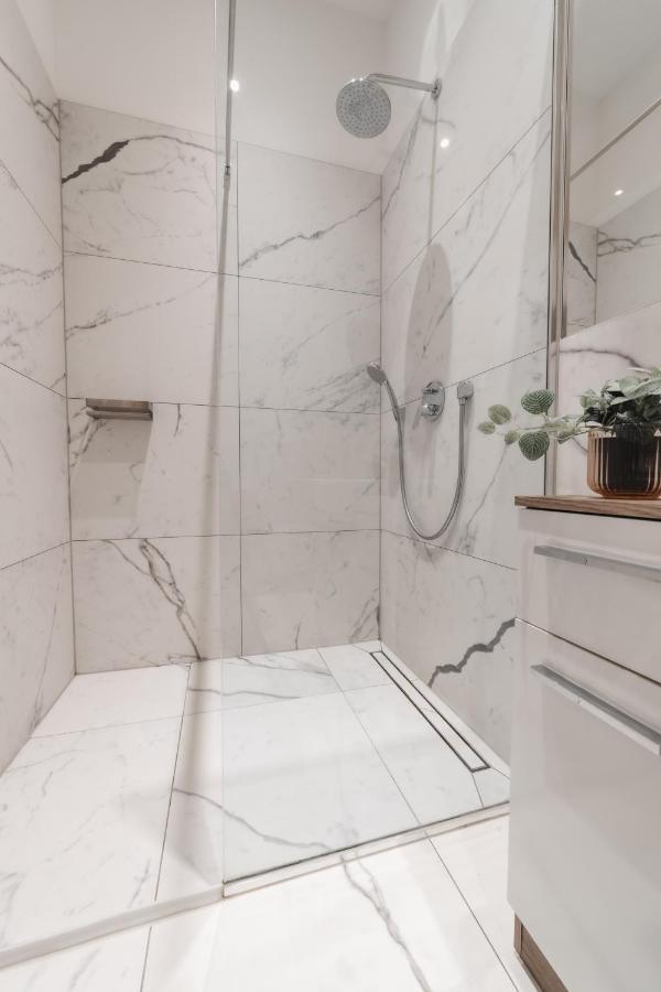 Cozy Apartment, 2 Private Terraces, 8 Min To City Center 비엔나 외부 사진