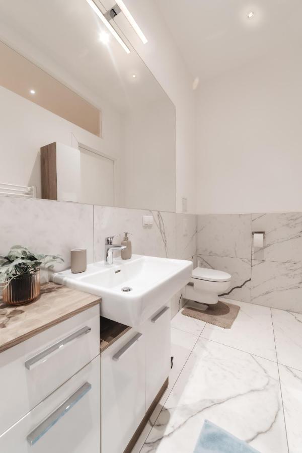 Cozy Apartment, 2 Private Terraces, 8 Min To City Center 비엔나 외부 사진
